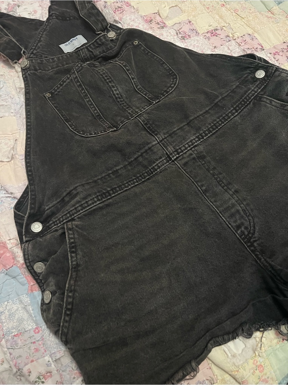 Old Navy Black Relaxed Denim Overalls Shorts - Picture 4 of 4